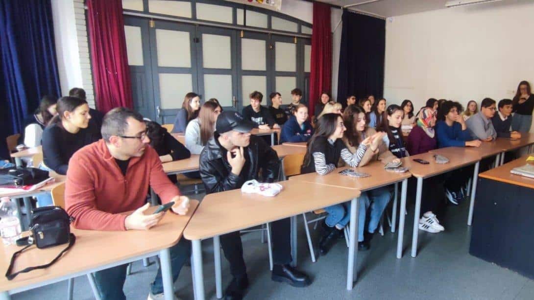 Öğrenci ve Öğretmenlerimiz Budapeşte'de Deneyim Kazandı